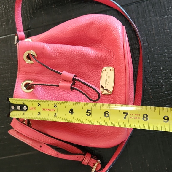 Michael kors mini bucket crossbody bag💖 - Picture 4 of 7
